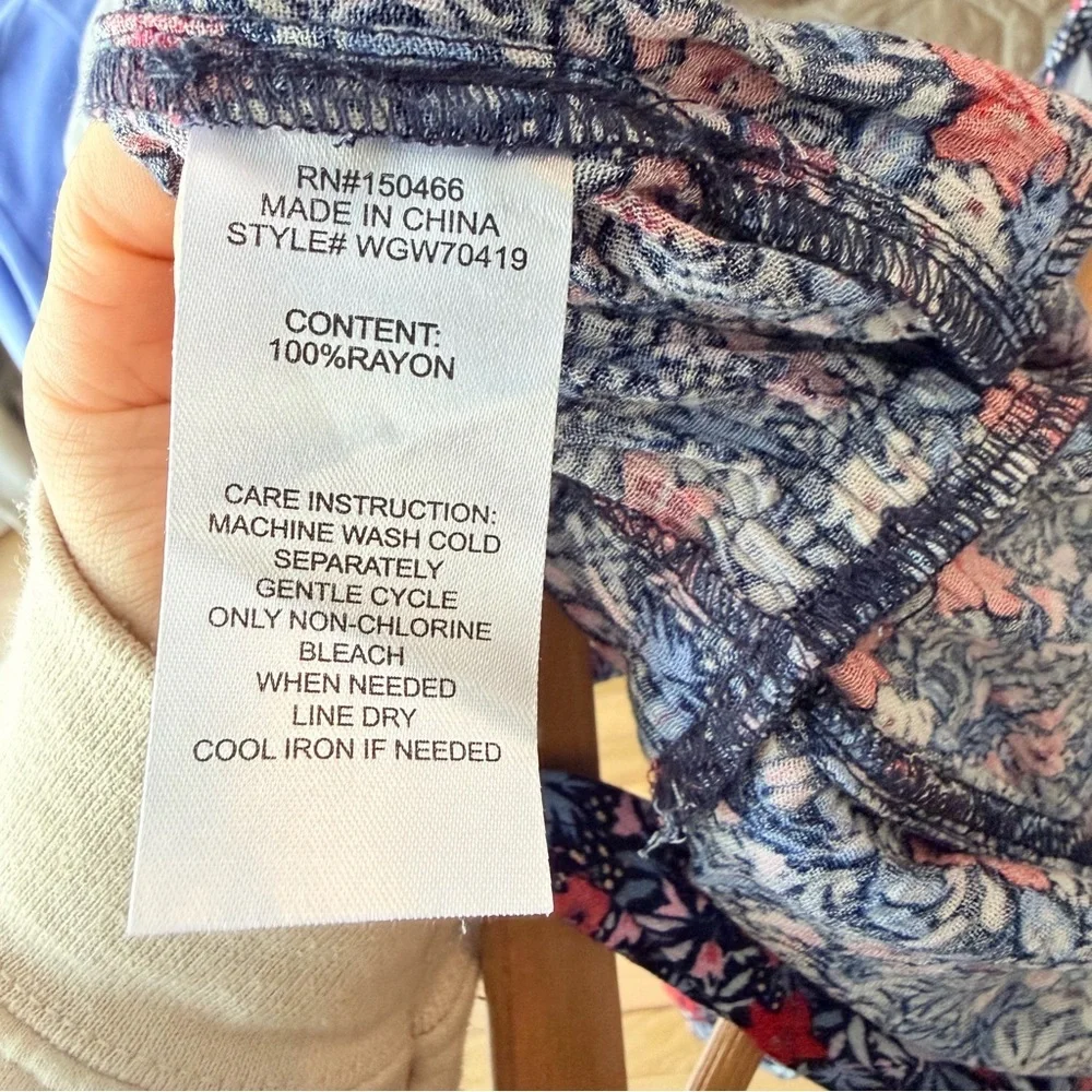Market & Spruce Navy Floral Liliana Surplice Knit Romper - Picture 9 of 9